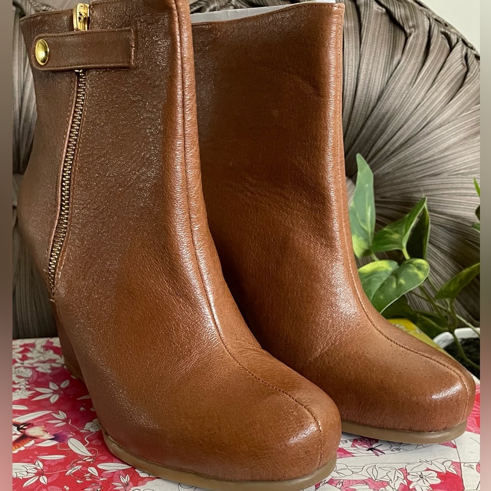 Gorgeous Chinese Laundry Nappa Leather Booties! - Picture 6 of 9